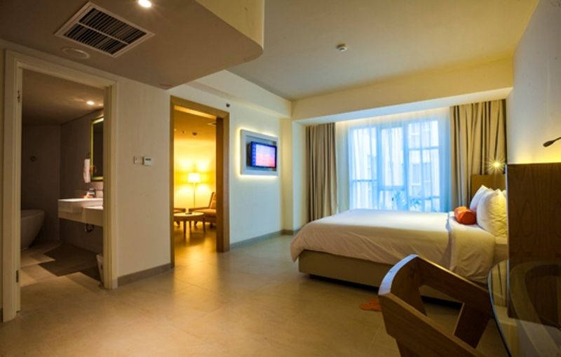 Harris Hotel Raya Kuta Lombok Exterior foto