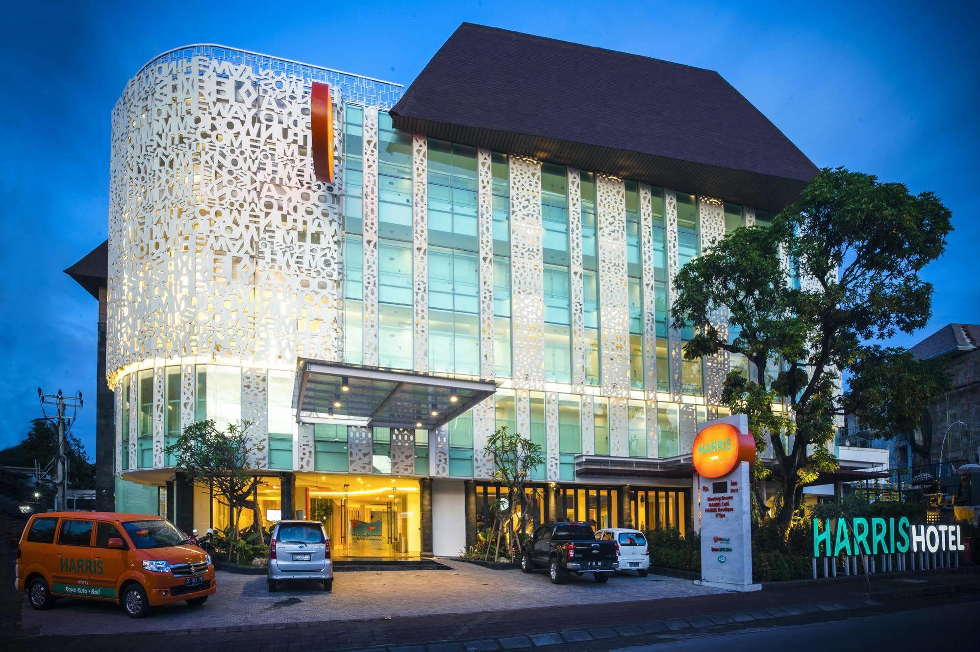 Harris Hotel Raya Kuta Lombok Exterior foto