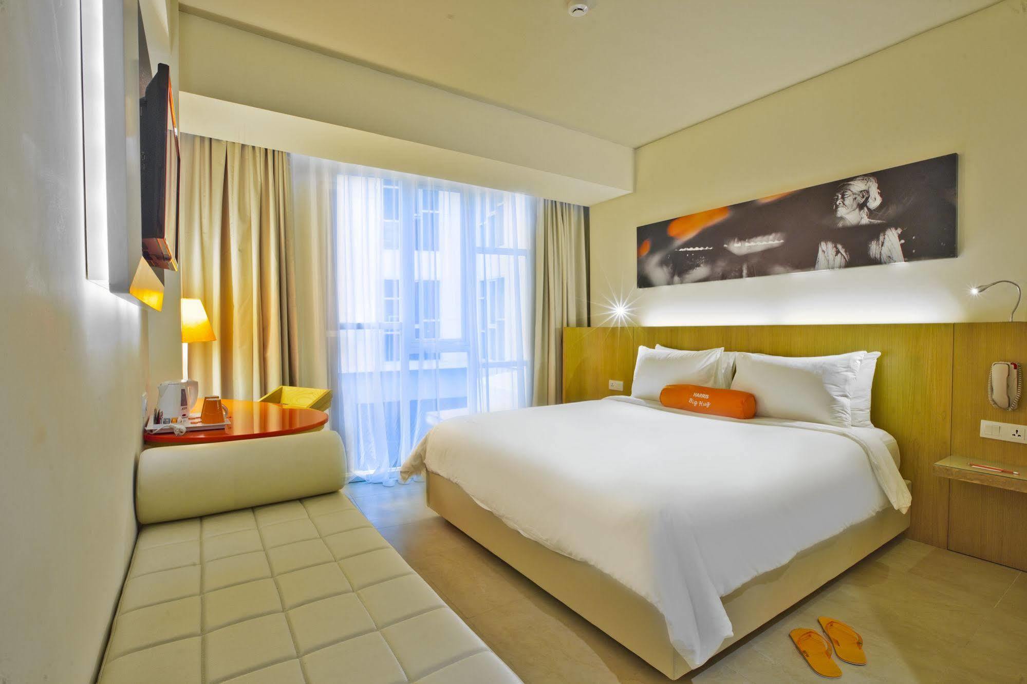 Harris Hotel Raya Kuta Lombok Exterior foto