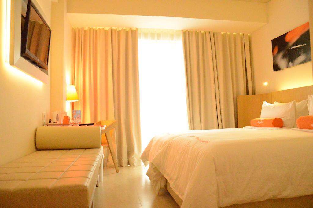 Harris Hotel Raya Kuta Lombok Exterior foto