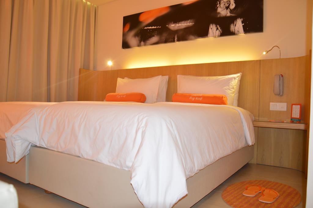 Harris Hotel Raya Kuta Lombok Habitación foto